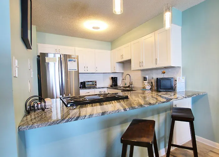 Apartment Compass Point 205 By Youngs Suncoast