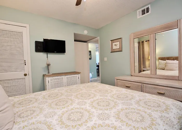 Compass Point 205 By Youngs Suncoast Apartment *