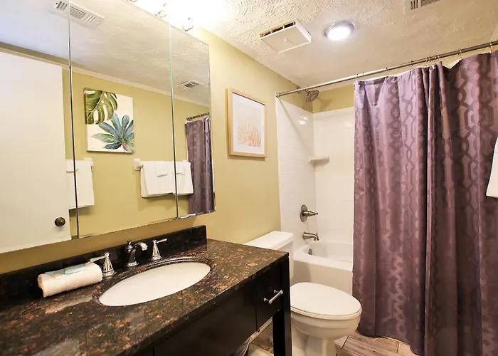 Compass Point 205 By Youngs Suncoast Apartment