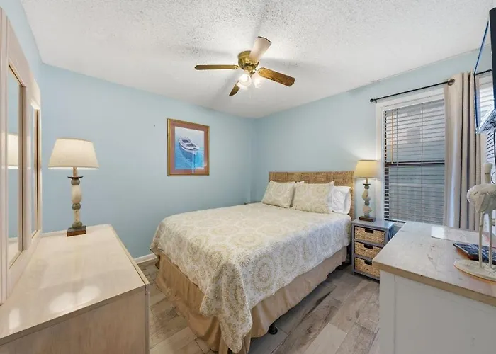 Compass Point 205 By Youngs Suncoast Apartment